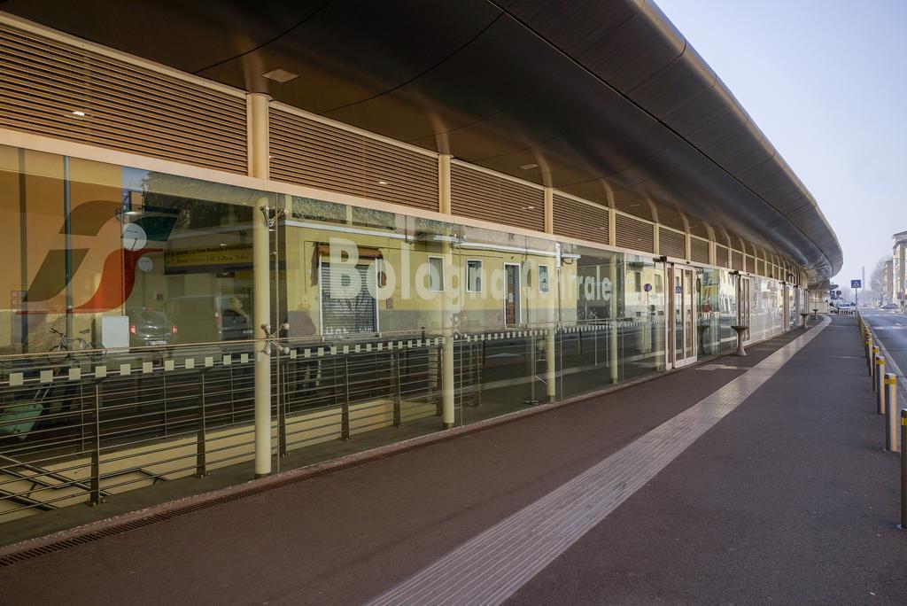 Residence Railway By Studio Vita Bologna Exteriör bild